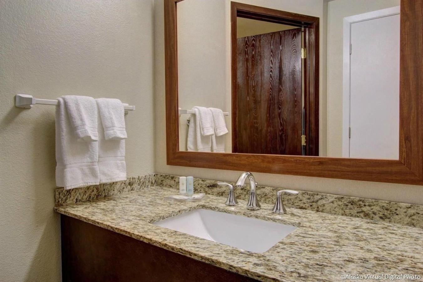 Wingate By Wyndham Anchorage Downtown - Ship Creek Hotell Eksteriør bilde